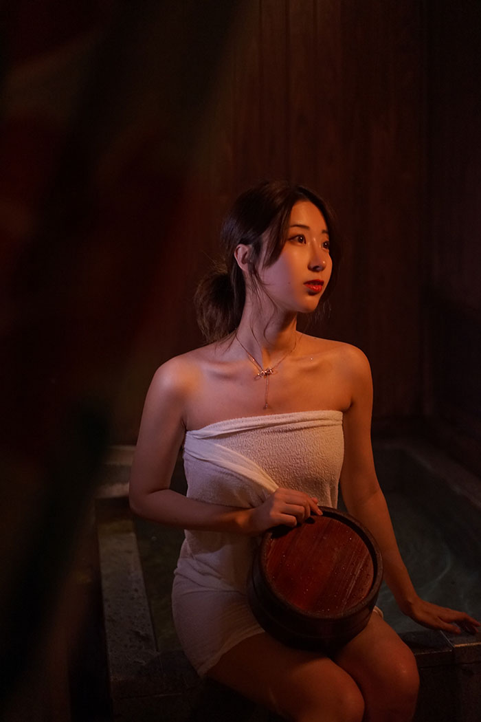 浴巾的裹法，浴巾掉了，洗澡浴巾