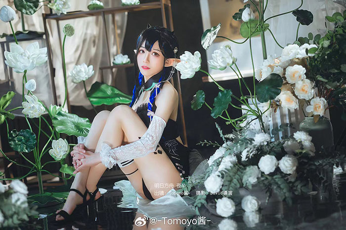 《明日方舟》Tomoyo酱「夜半.夏卉」泳装旗袍-Cosplay展现性感完美的身姿