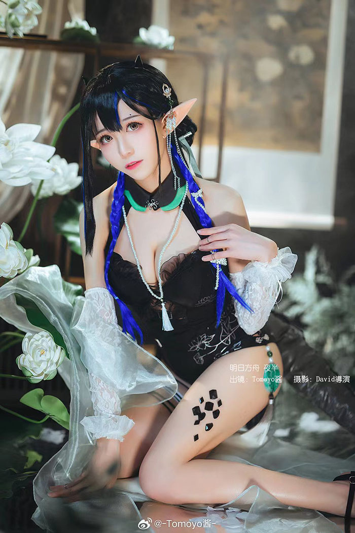 《明日方舟》Tomoyo酱「夜半.夏卉」泳装旗袍-Cosplay展现性感完美的身姿