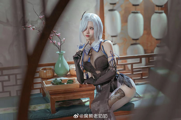 腐熊老奶奶《原神》申鹤Cosplay写真,眼神清澈飘飘仙气~ 腐熊老奶奶《原神》申鹤Cosplay写真,眼神清澈飘飘仙气~