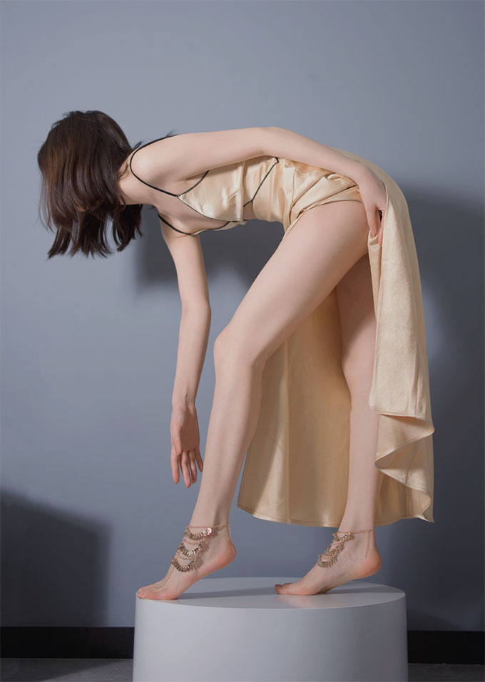 禅院熏金色礼服脚链cos合集 独树一帜的COSER~ 禅院熏金色礼服脚链cos合集 独树一帜的COSER~