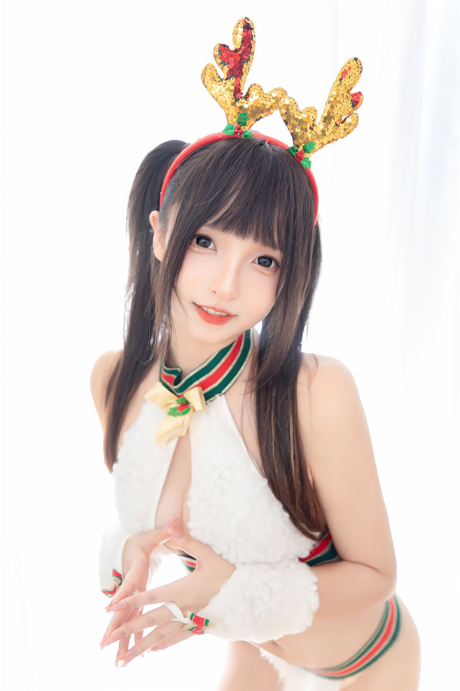 神楽坂真冬:精选写真合集《白色祈愿》二次元少女主播 神楽坂真冬:精选写真合集《白色祈愿》二次元少女主播