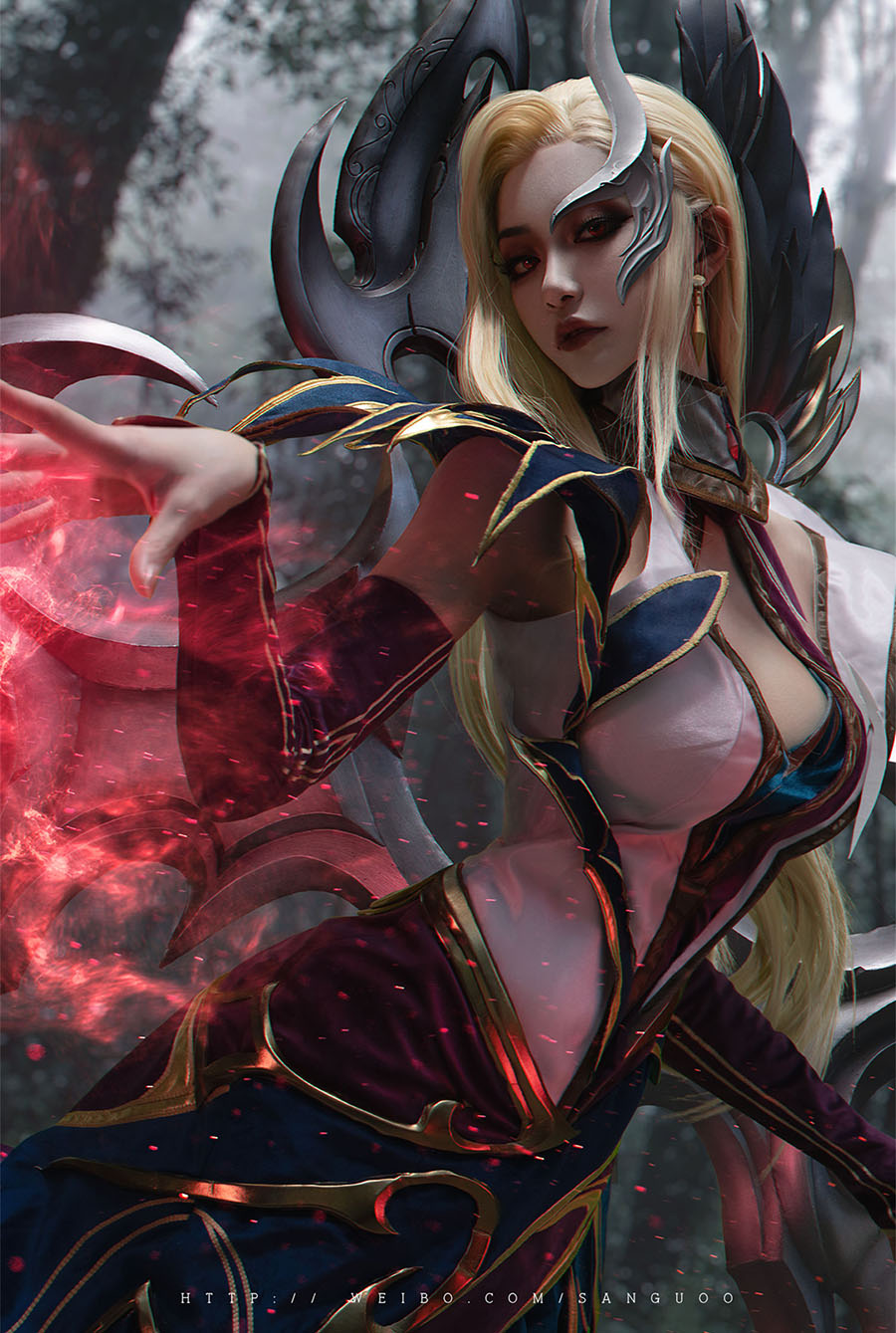 沧霁桔梗《英雄联盟》Cosplay至尊魔女莫甘娜图片作品鉴赏