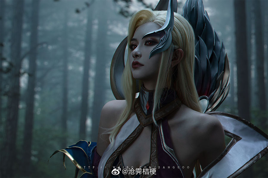 沧霁桔梗《英雄联盟》Cosplay至尊魔女莫甘娜图片作品鉴赏 沧霁桔梗《英雄联盟》Cosplay至尊魔女莫甘娜图片作品鉴赏
