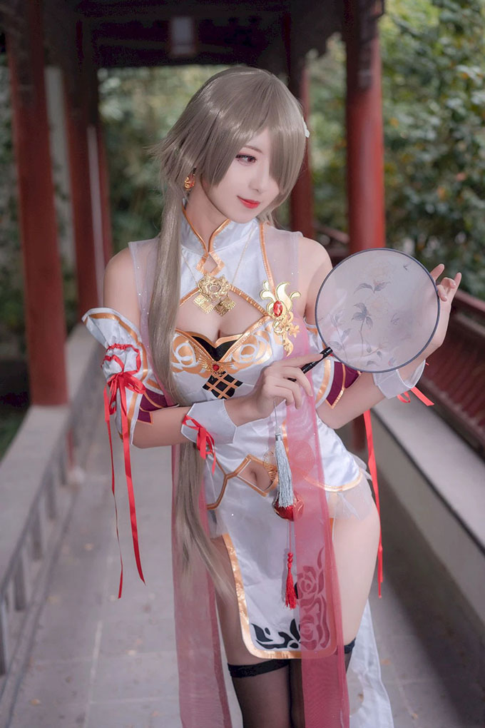 弥音音wwCOSPLAY写真合集,360°无死角的梦中女神~