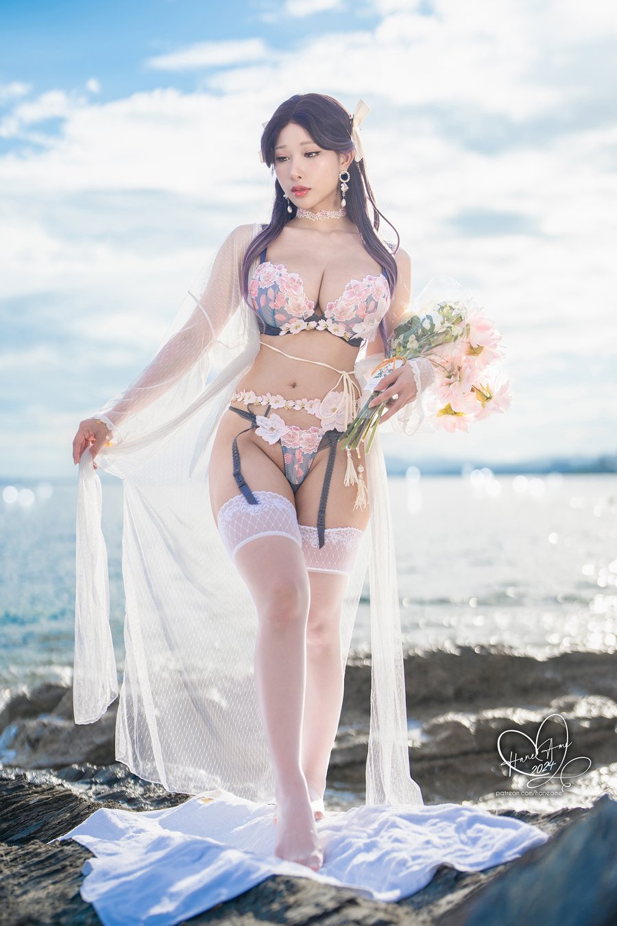 雨波haneame初夏爱恋写真集：甜美笑容与夏日穿搭