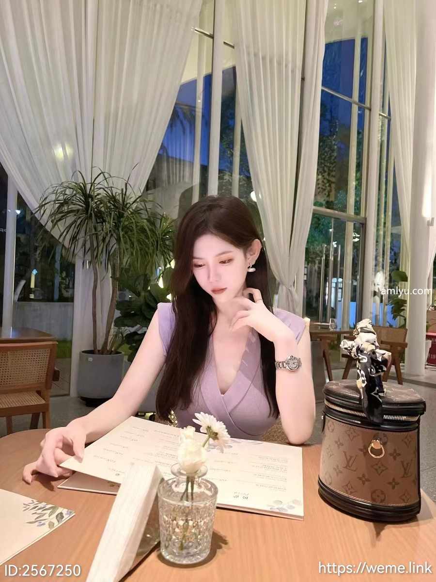 小师妹古风写真赏析:清雅汉服造型与温柔气质图集 小师妹- 微密圈写真视频合集