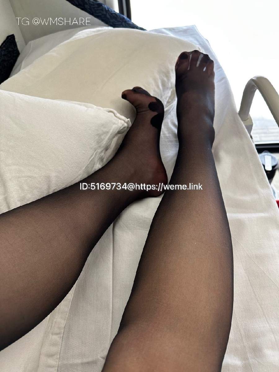 牛奶秋刀姨人设赏析:清新校服风写真图集 牛奶秋刀姨- 微密圈写真视频合集