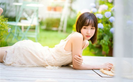 木绵绵OwO-湿润微风夏日连衣裙，国内知名高颜Coser...