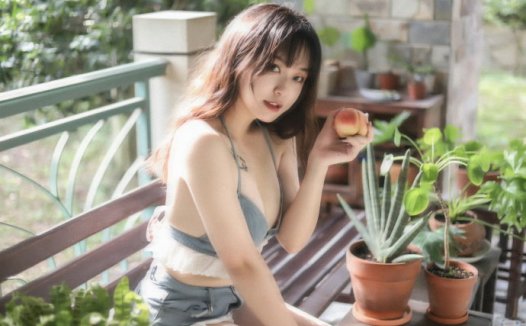 奇行家狗崽桃子听蝉,初夏听蝉爱意渐浓!