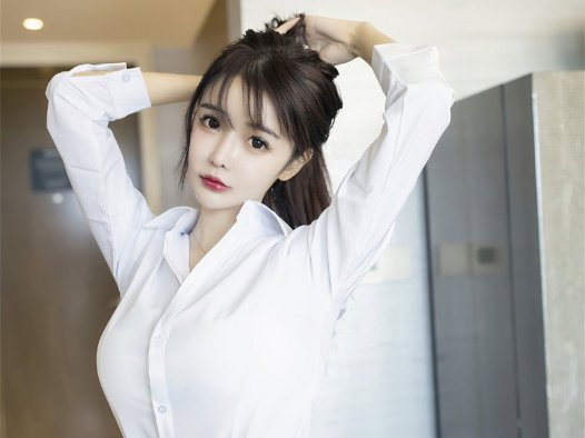 南初妹妹几岁了？模特南初妹妹写真照片及个人简介