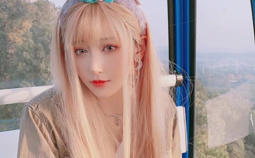 啾小妍Deer：LOL知名coser,反差萌妹子啾小妍天使与魔鬼的完美结合