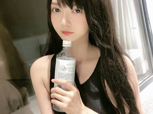 51酱个人资料及黑红泳装cos摄影作品赏析~