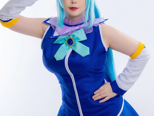越南coser：Uy Uy 图包视频最新合集，写真作品介绍，体态丰满的代表人物~