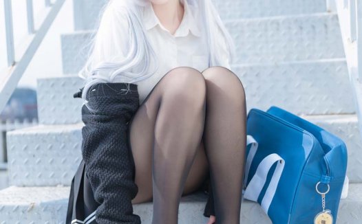 宮本桜cos碧蓝航线 斯库拉JK独特演绎既冷酷又带少女感