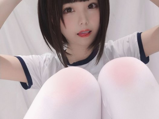 蜜汁猫裘COS白色体操服搭配俏皮的短发造型更加迷人