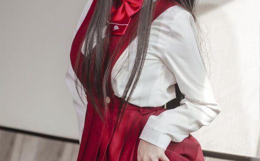 日奈娇cos图片欣赏，格子衬衫的小白兔