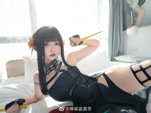 神楽坂真冬cos约尔太太图集在线看