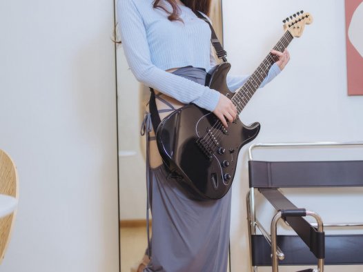 羽生三未演绎清新吉他妹妹，这才是心动的声音！