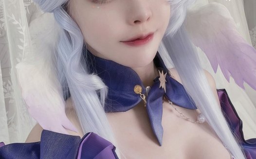 Machi马吉coser知更鸟写真图片，还原天使羽翼之美