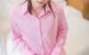 绮太郎 Kitaro cos粉色衬衫图片写真，清新少女感角色扮演图集